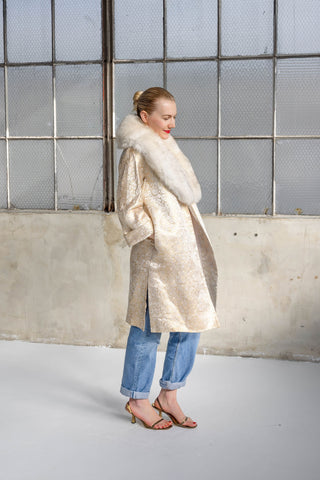 1960s Gold & Ivory Floral Brocade Coat with Detachable Ivory Fox Fur Collar - Fits US S/M