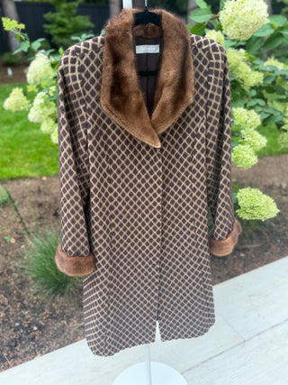 1980's Vintage Brown Alpaca Diamond Checkered Coat with Mink Fur Trim - Size 40