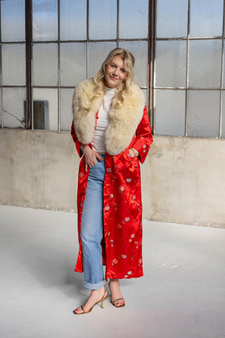 1960s Red Floral Jacquard Coat with Detachable Ivory Fox Fur Collar - Fits US S/M