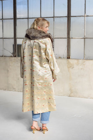 1960s Beige Floral Jacquard Coat with Detachable Brown Fox Fur Collar - Fits US M/L