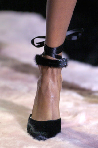 Gucci F/W2004 Vintage Tom Ford Era Runway Black Velvet, Mink Fur & Python Lace-Up Heels - Size US 9