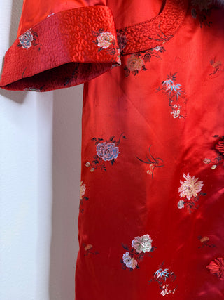 1960s Red Floral Jacquard Coat with Detachable Ivory Fox Fur Collar - Fits US S/M