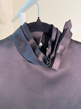 Celine 2012-18 Phoebe Philo Era Black Viscose-Silk Blend Shift Dress with Bow Detail Neckline - Size FR38