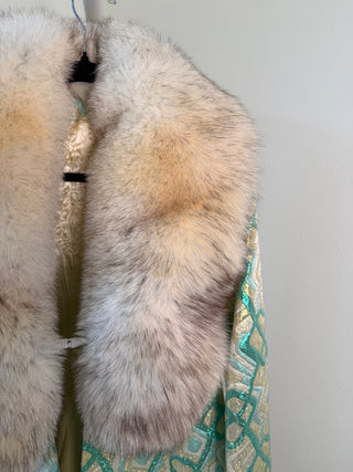 1960-1970s Green, Ivory & Gold Patterned Jacquard Coat with Detachable Ivory Fox Fur Collar - Fits US 2-6