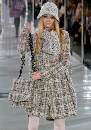 Chanel A/W 2005 Vintage Lagerfeld Era Runway Multicolor Grey Lesage Tweed Coat - Size 40 FR