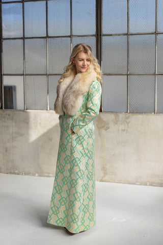 1960-1970s Green, Ivory & Gold Patterned Jacquard Coat with Detachable Ivory Fox Fur Collar - Fits US 2-6