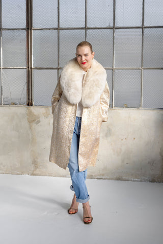 1960s Gold & Ivory Floral Brocade Coat with Detachable Ivory Fox Fur Collar - Fits US S/M
