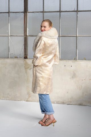 1960s Gold & Ivory Floral Brocade Coat with Detachable Ivory Fox Fur Collar - Fits US S/M
