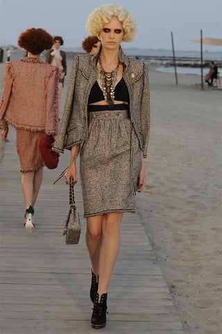 Chanel Resort 2010 Runway Black, White & Gold Wool-Silk-Metallic Blend Lesage Houndstooth Tweed Skirt - Size FR40